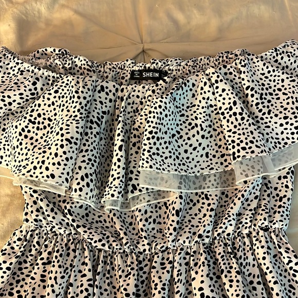 SHEIN Spotted white/black ruffle off the shoulder mini dress - Picture 6 of 7